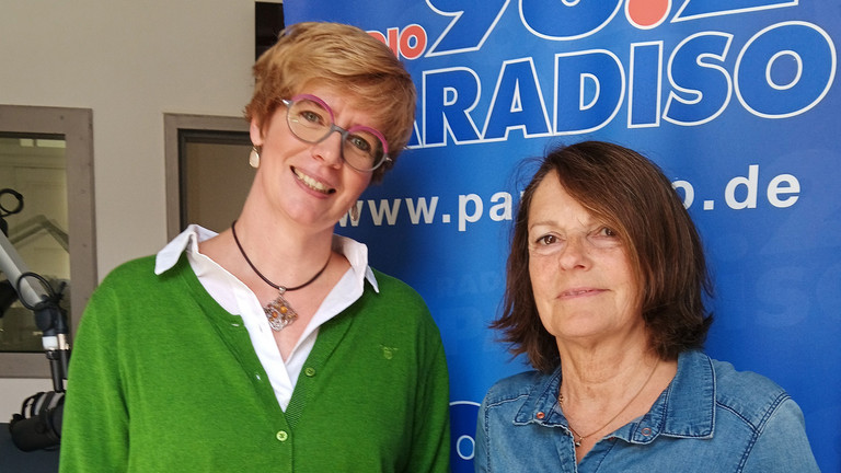 Julia Nogli (rechts) mit Kathleen Fischer Julia Nogli (rechts) mit Kathleen Fischer